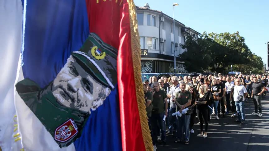İngiltere, savaş suçlusu Mladic için düzenlenen cenaze töreni nedeniyle Sırbistan'ı kınadı