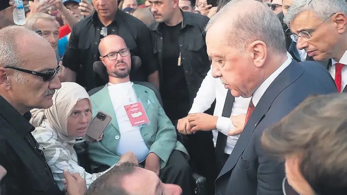 Erdoğan, Emre için otobüsü durdurdu