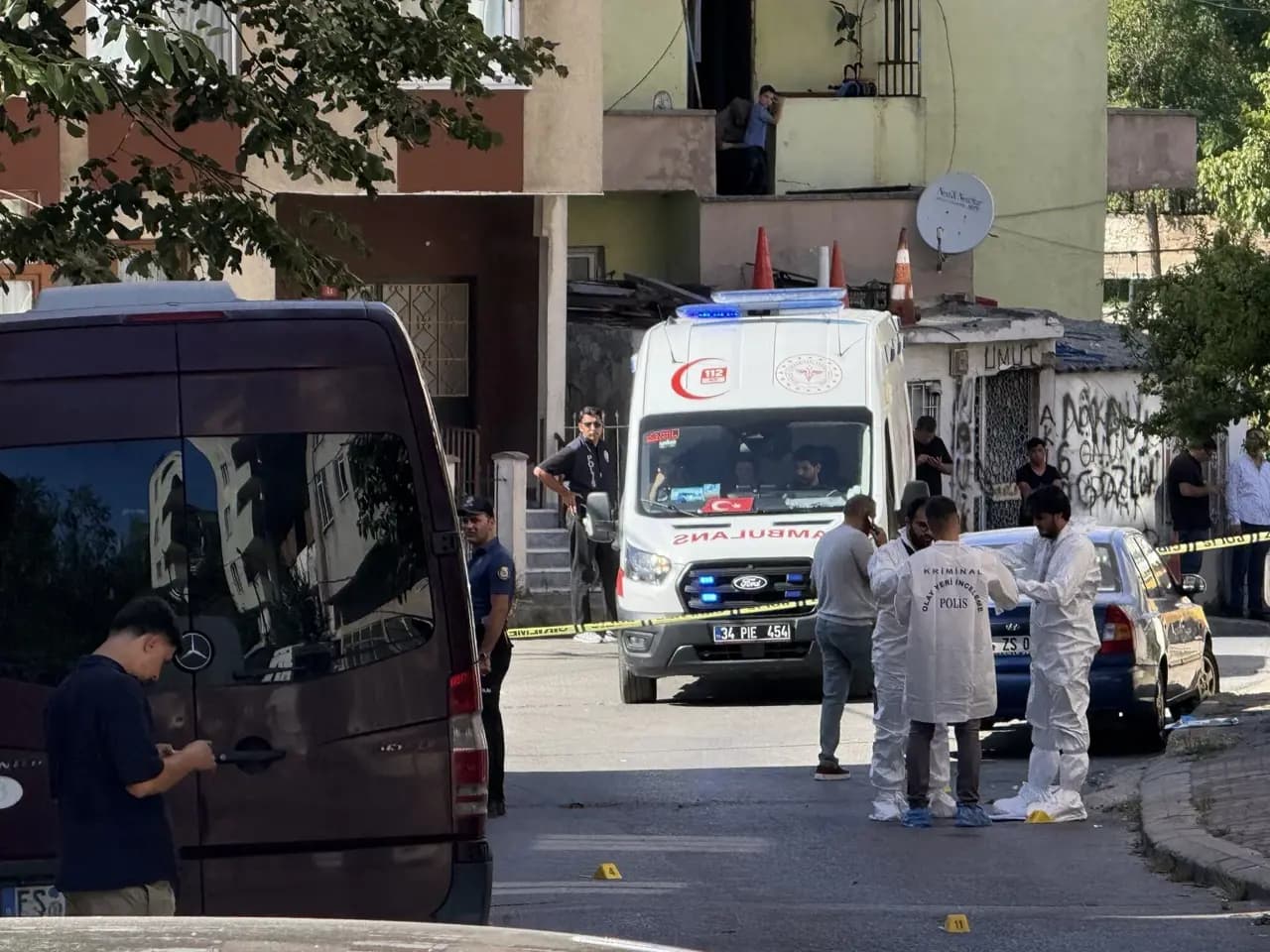 Ev sahiplerini öldürüp başlarında bekledi! Kan donduran sözleri ortaya çıktı