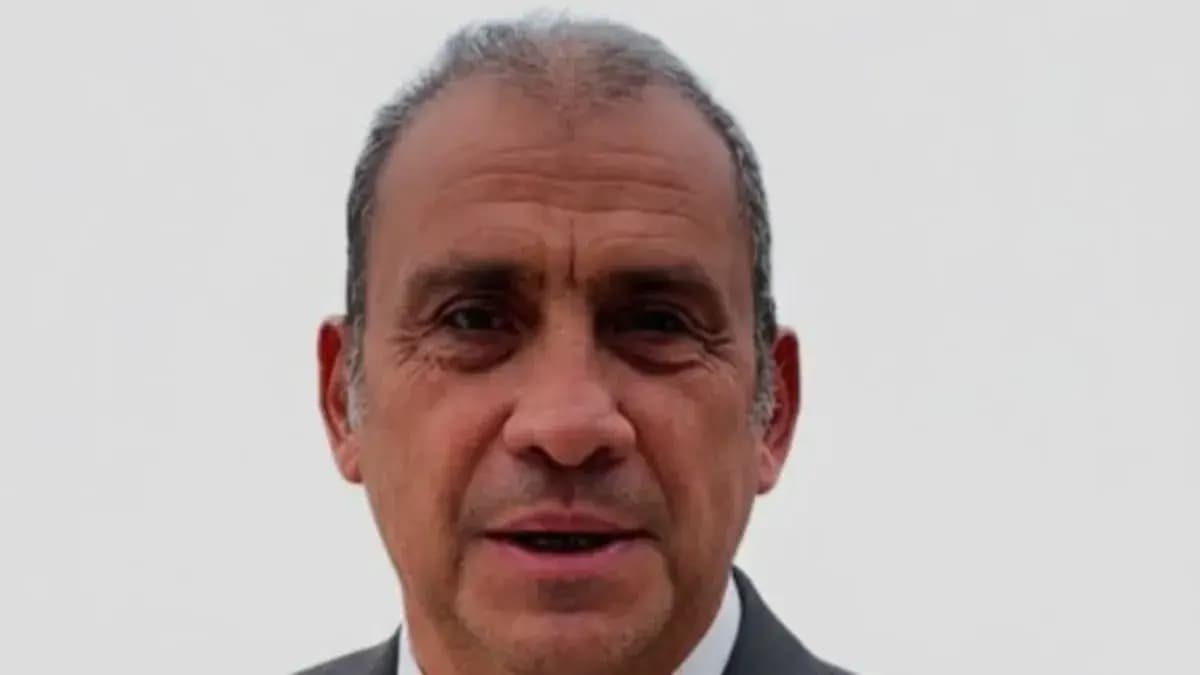 Siyonistlerin uşağı karşımızda