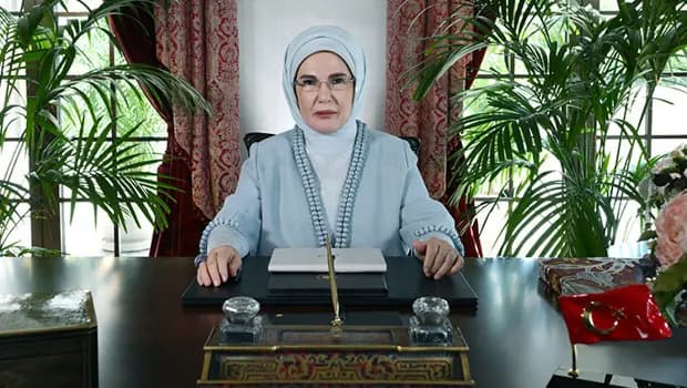 Emine Erdoğan, Avrupa şampiyonu olan A Milli Kadın Voleybol Takımı'nı kutladı