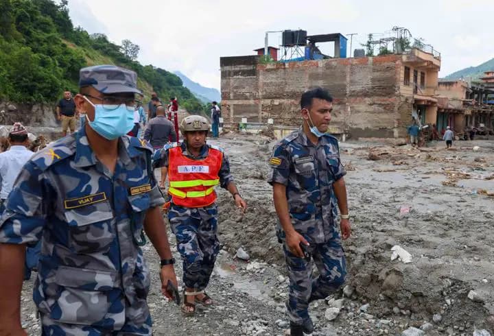 Nepal’de bilanço ağırlaşıyor: 1342 kişi hayatını kaybetti
