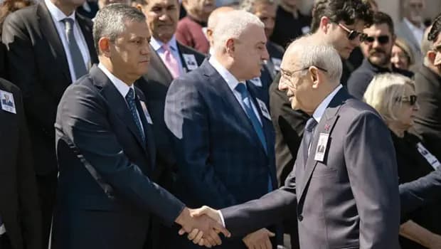 Cenazede buluştular