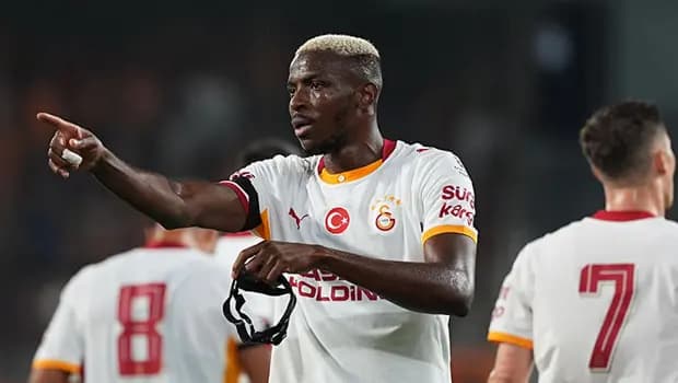 Galatasaray'da Osimhen telaşı: Kusursuz seriyi Başakşehir'de sürdürdü, sakatlanıp çıktı!