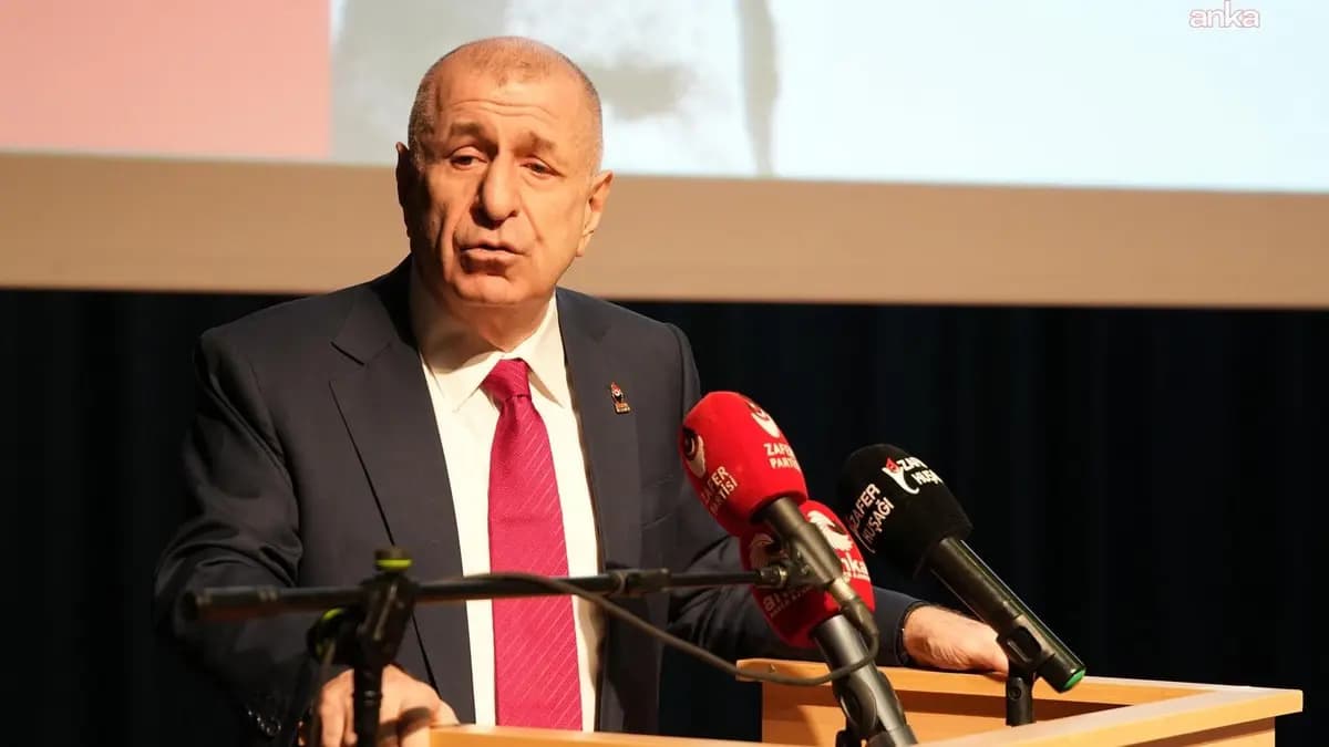 Özdağ, ilk maaşıyla kendisine hediye alan gencin notunu paylaştı