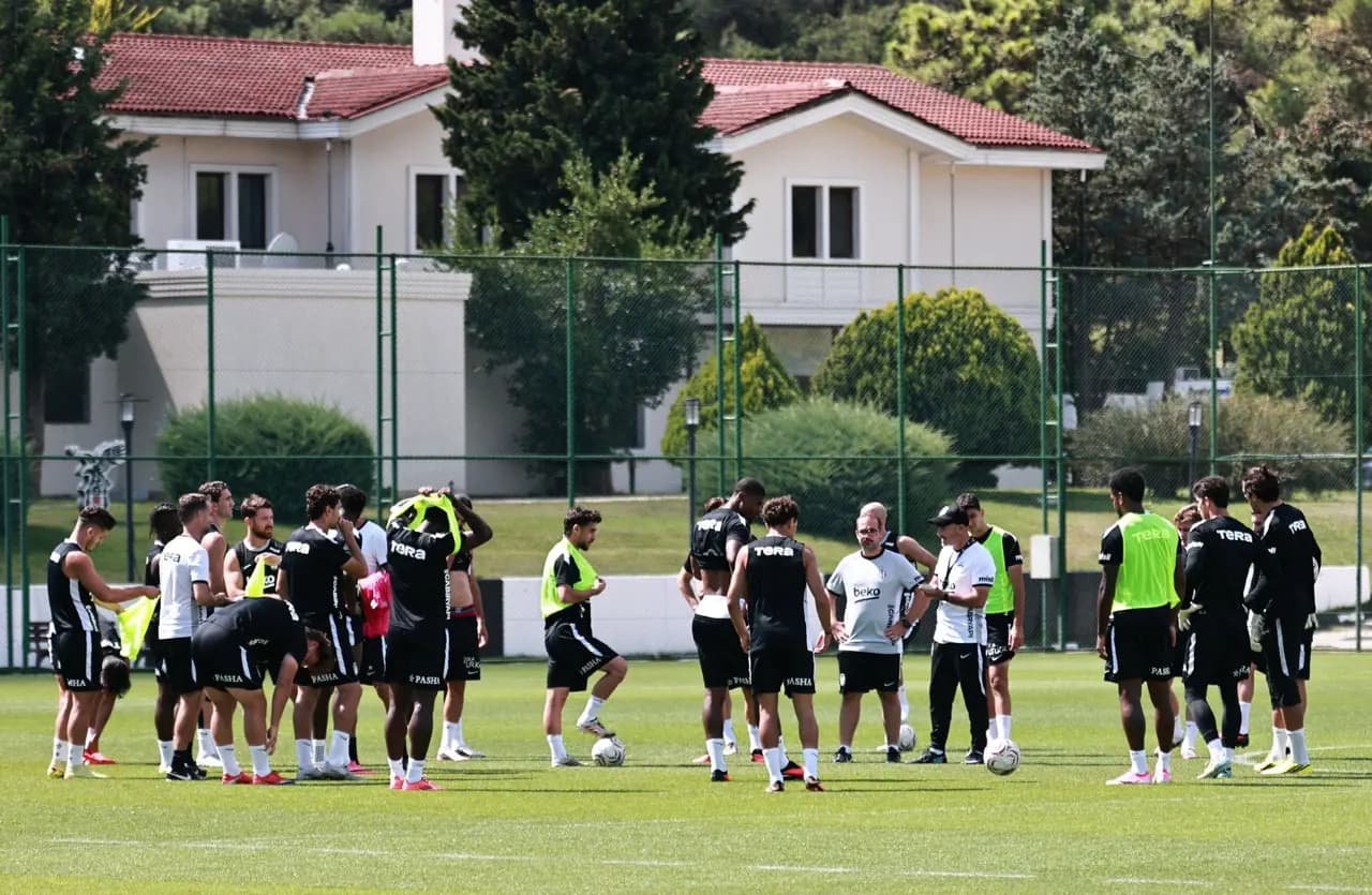Beşiktaş derbi hazırlıklarını sürdürdü