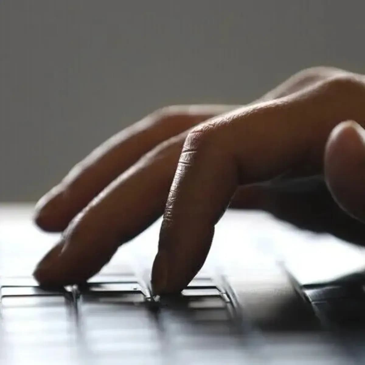Yasa dışı bahis ve müstehcen içerik nedeniyle 412 siteye erişim engeli