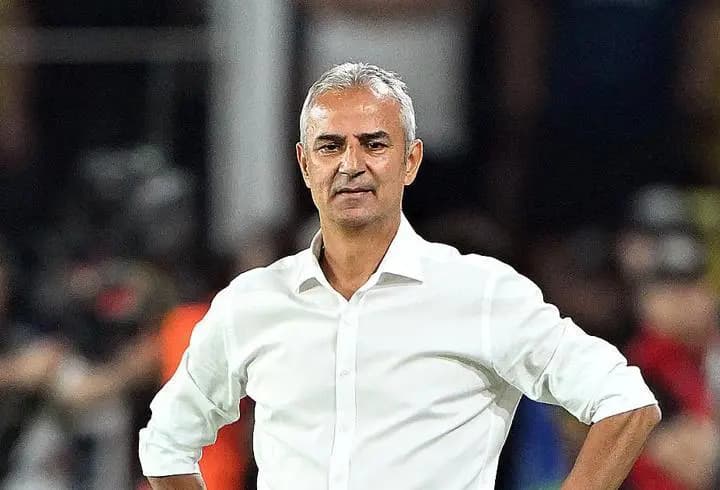 SON DAKİKA | Fenerbahçe, İsmail Kartal ile yola devam ediyor