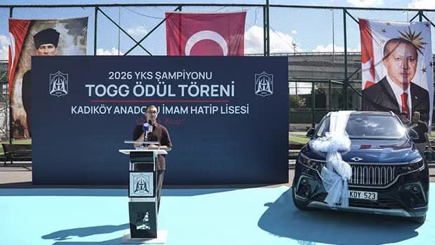 YKS derecesi Togg getirdi: Kadıköy Anadolu İmam Hatip Lisesi'nden mezununa dev ödül!