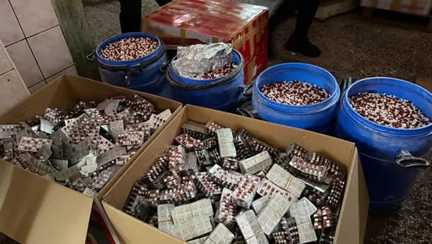 Mersin'de fırın görünümlü zehir zulası: Varil varil uyuşturucu hap çıktı