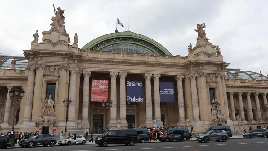 Paris'te uzay teknolojileri ve ekonomisinin ele alınacağı Uluslararası Uzay Zirvesi başladı