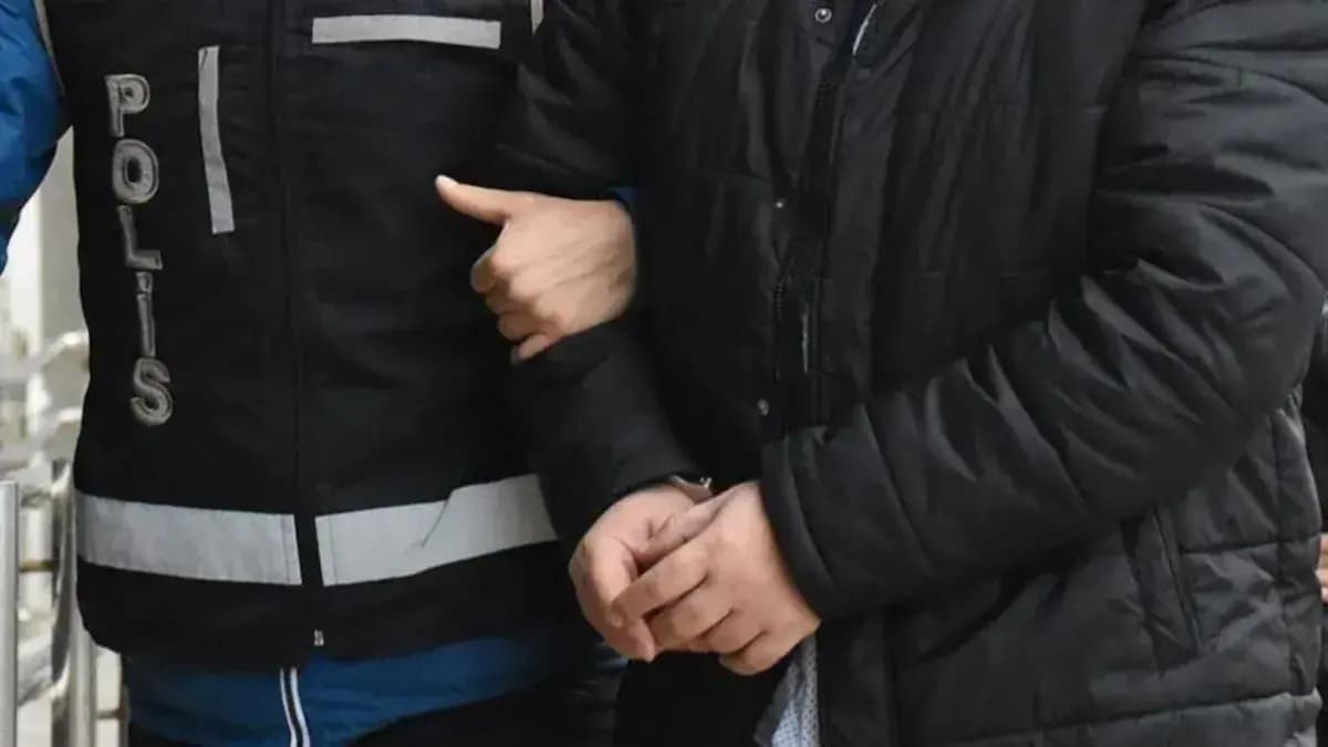 Cezayir'in kırmızı bültenle aradığı suçlu İstanbul'da yakalandı