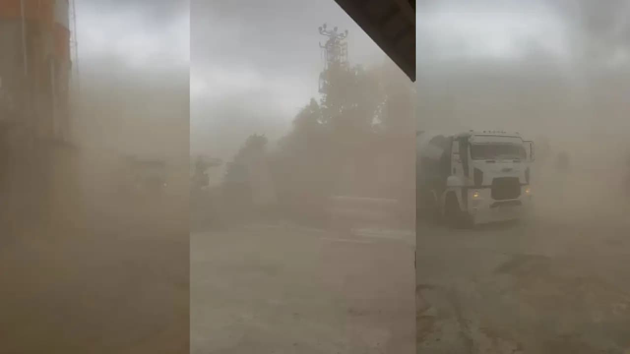 Bingöl'de fırtına! Kum ve toz savruldu!