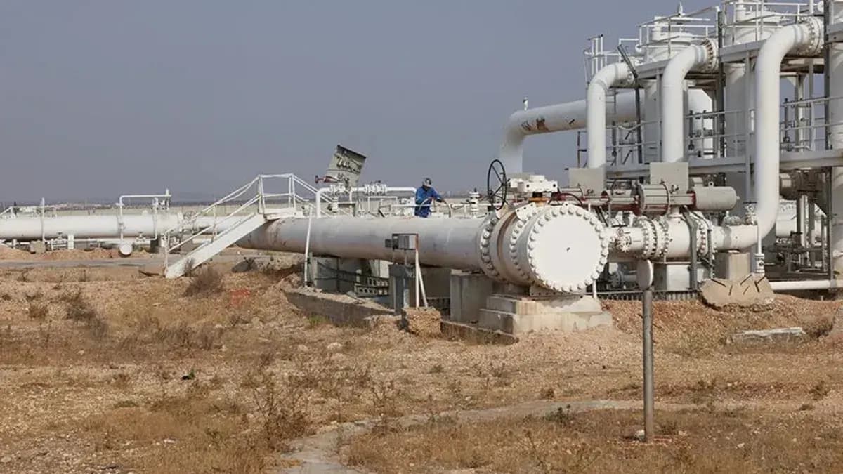 Suriye'de yeni dönemin adımları atılıyor: Deyrizor'daki gaz sahasında üretim yeniden başladı