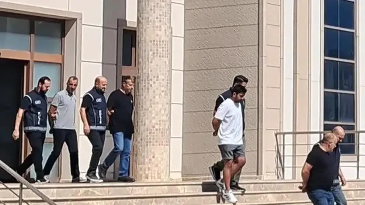 Kuşadası'ndaki göçmen kaçakçılığı soruşturmasında 4 tutuklama