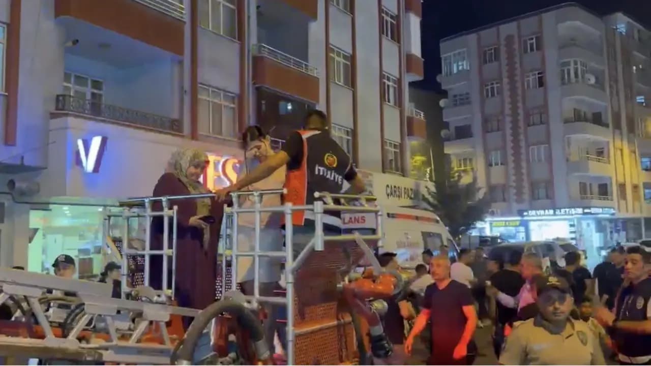 Iğdır’da yangın: 18 kişi tahliye edildi