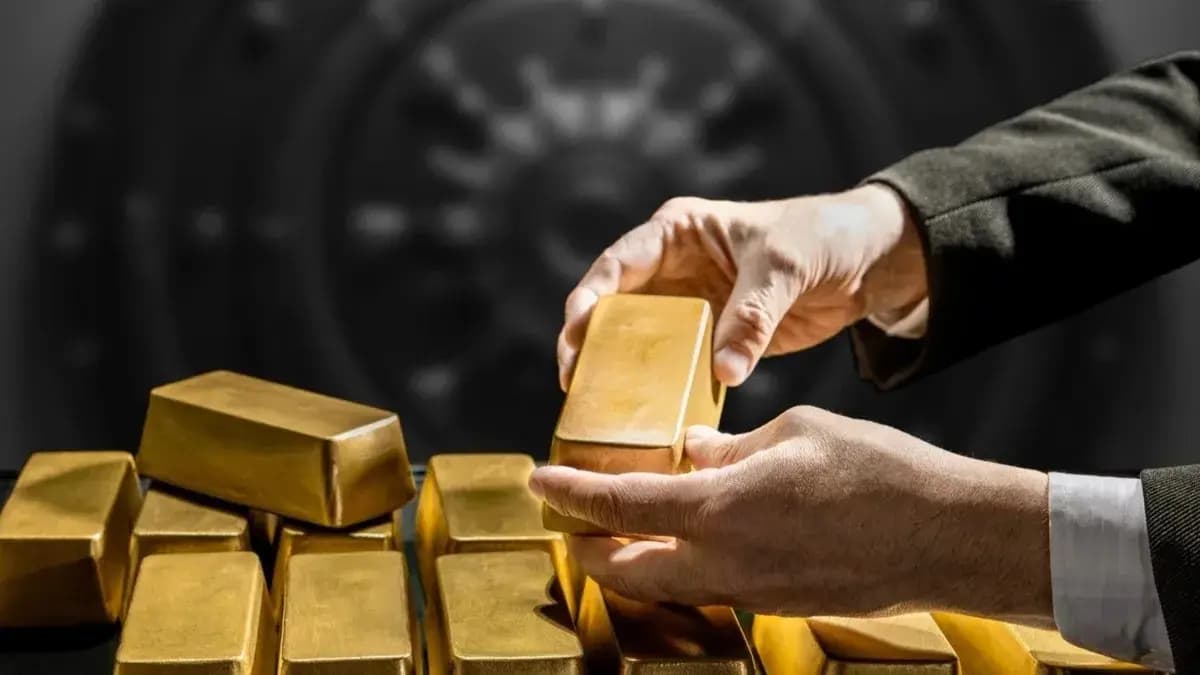 Altında hedef 5 bin dolar! Gram altın kaç TL olacak? Bankacılık devinden "ağırlığını artır" tavsiyesi