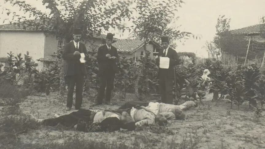 Dışişleri Bakanlığı, Yunan ordusunun Anadolu'daki mezalimine dair belge ve fotoğraflar yayımladı
