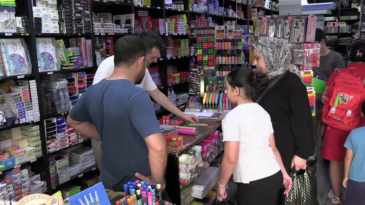 Okul alışverişi velileri terletti: Bir öğrencinin ihtiyaçları 10 bin lirayı aşıyor