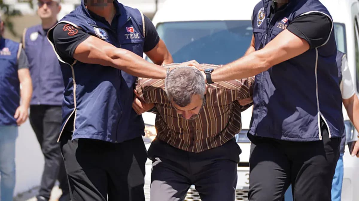SON DAKİKA... FETÖ'cü hain Burkay Karatepe'ye maddi destek sağladıkları belirlenmişti: 10 şüpheli gözaltında