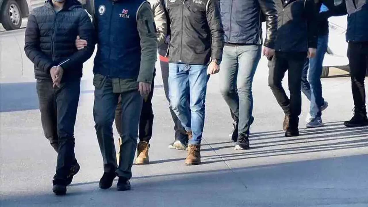 FETÖ operasyonu: 3 gözaltı
