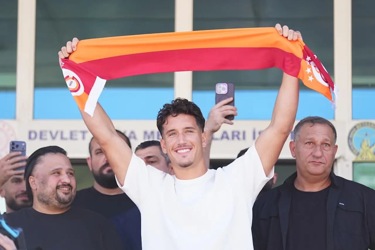 Galatasaray Deniz Gül'ü resmen açıkladı! Transferin mali detayları belli oldu