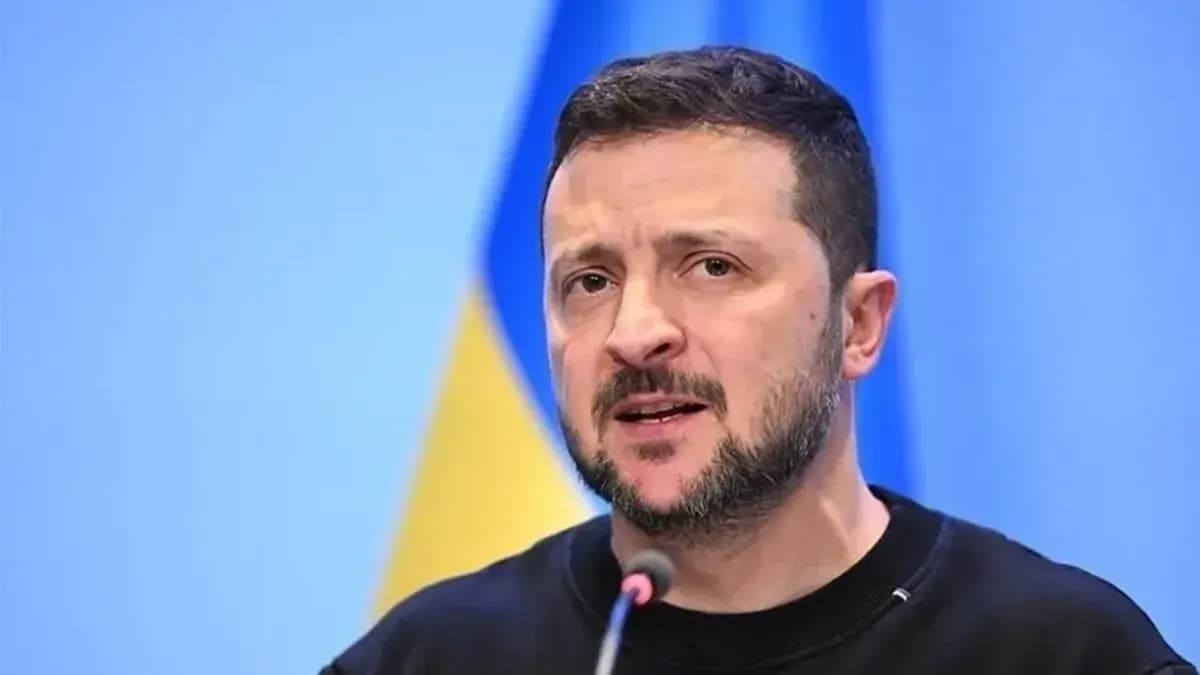 Zelenskiy: Rusya’da askeri deniz üssünü vurduk