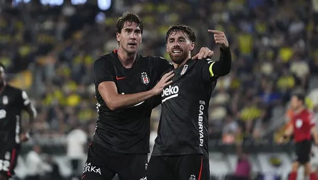 Vlahovic'ten Orkun Kökçü'ye övgü dolu sözler: 'Messi gibi asist!'
