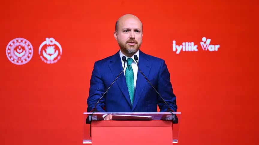 Bilal Erdoğan: Bazı haberlerin 16 yaş altındakilerin karşısına gelmemesiyle ilgili tedbirlerin alınmasına ihtiyaç var