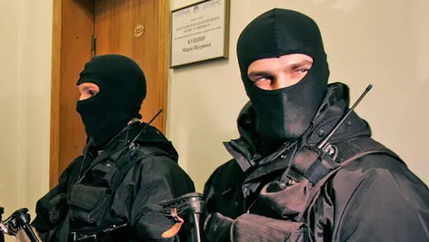 İstihbarat teşkilatları karşı karşıya! Kiev'de silahlı çatışma: 1 ölü 2 yaralı