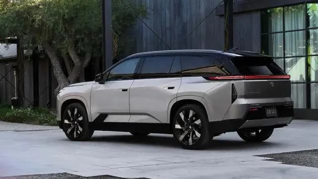 Toyota, Elektrikli Highlander Modelini Bir Kez Daha Erteledi