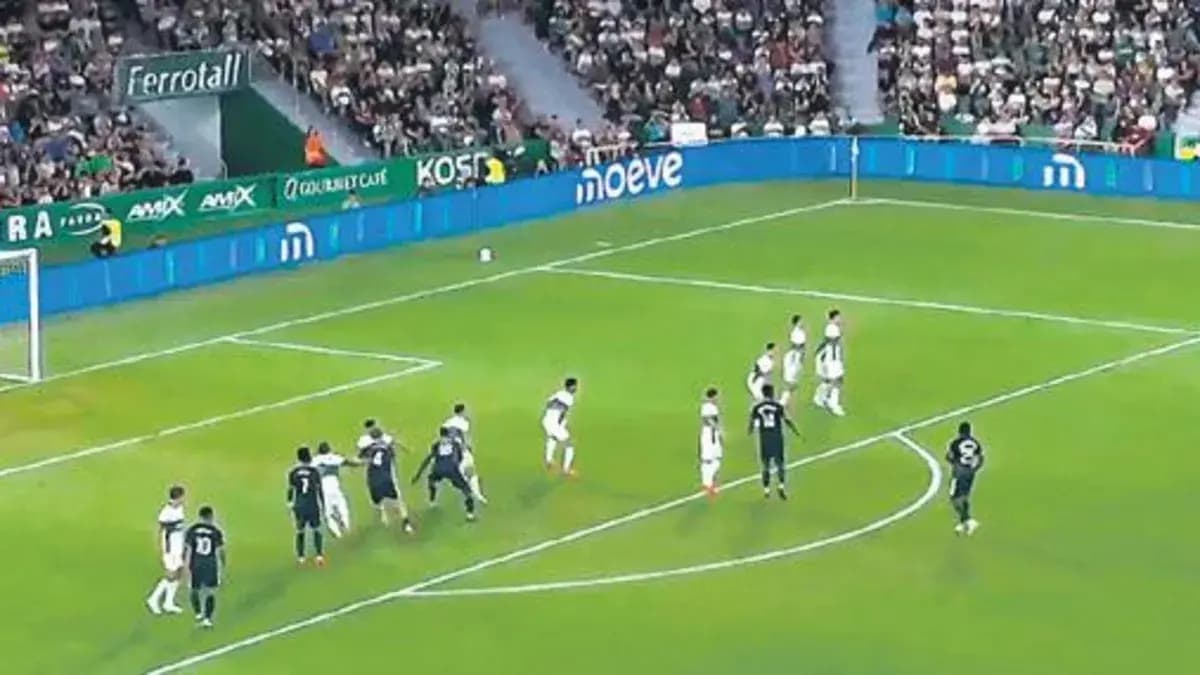 Arda’dan müthiş frikik