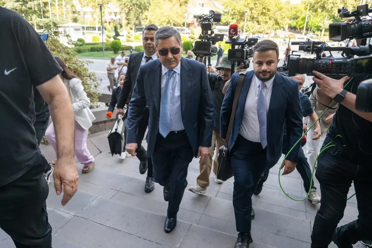 Melih Gökçek ifade verdi: "Adaletten endişem yok, kararı merakla bekliyorum"