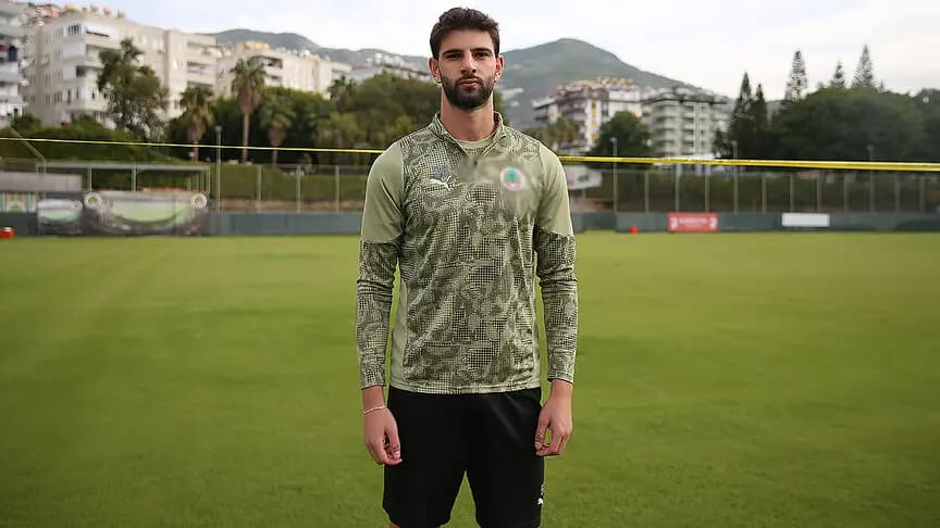 Beşiktaş'ın yeni transferi Ümit Akdağ, milli takıma yaklaştığını düşünüyor