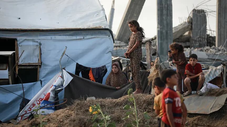Abbas, Filistinlilerin İsrail'in tehlikeli tırmanışı ve göçe zorlayan baskılarıyla karşı karşıya olduğunu söyledi