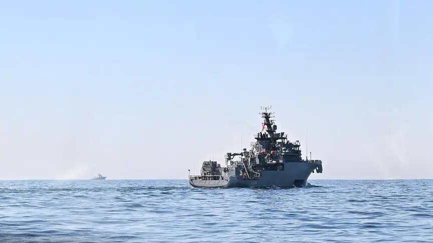 Silivri açıklarında batan gemi için arama çalışmaları hava ve deniz unsurlarıyla devam ediyor