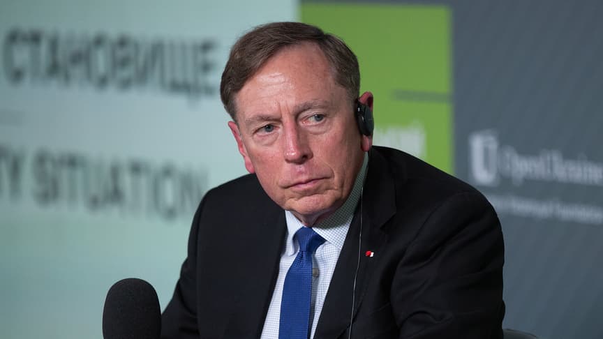 Eski CIA Direktörü Petraeus'un, Rusya'nın tren saldırısı sırasında civardaki istasyonda olduğu belirtildi