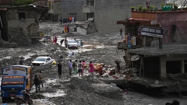 Hayatını kaybeden sayısı 1200'ü aştı: Nepal'de endişe hakim