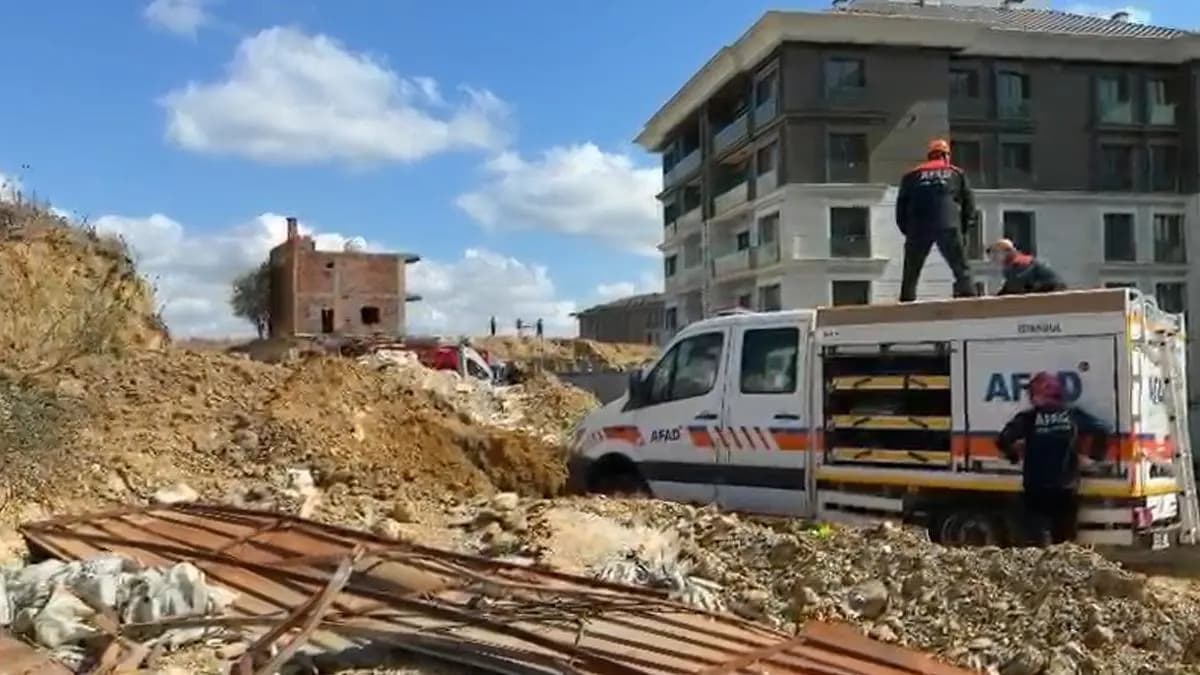 Başakşehir'de inşaatta göçük! 1 işçi aranıyor