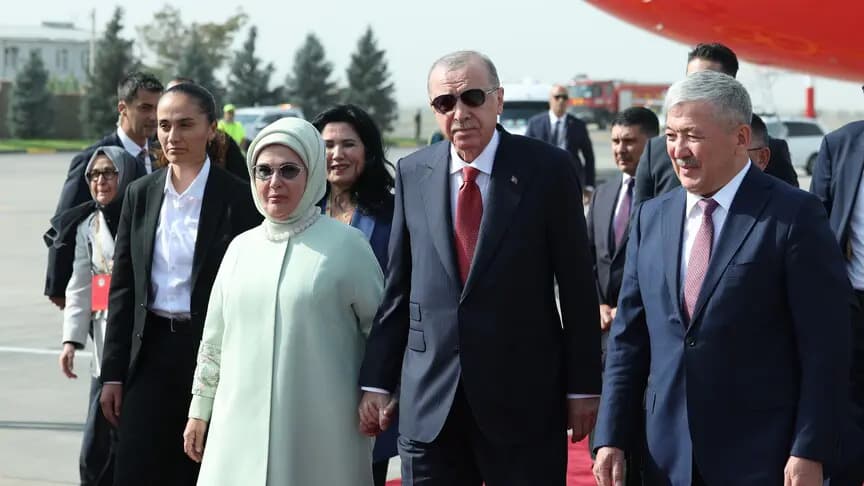Cumhurbaşkanı Erdoğan ve eşi Emine Erdoğan'dan Kırgızistan programlarına ilişkin ortak video paylaşımı