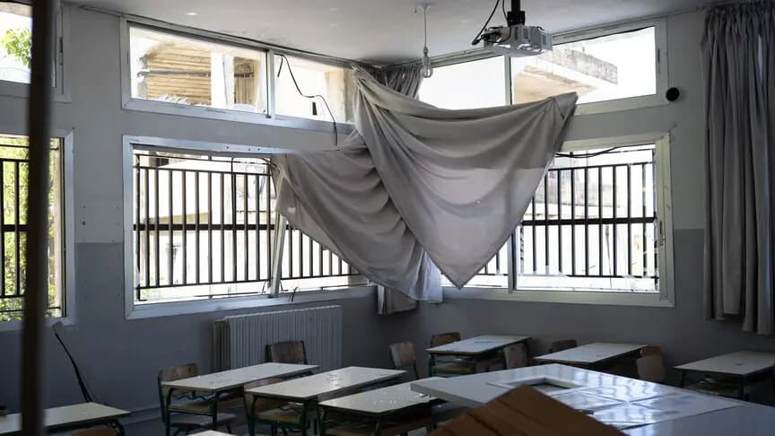 Lübnan'da okullar kapılarını, bombardımanların gölgesinde açmaya hazırlanıyor