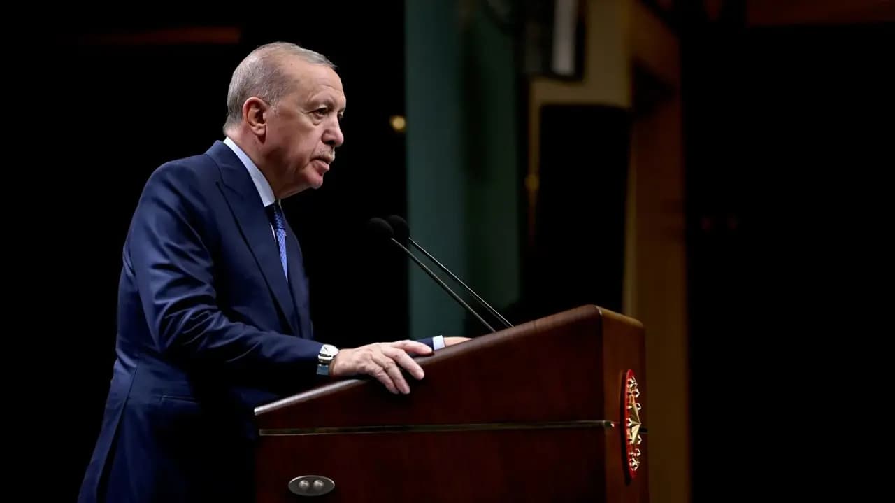 Başkan Erdoğan’dan gençlere net uyarı: Sanal hikayelere bakıp ümitsizliğe kapılmayın