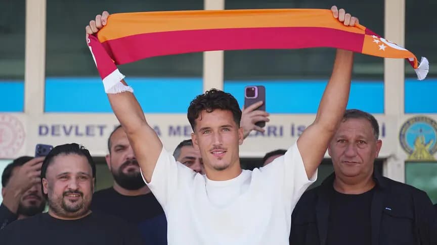 Milli futbolcu Deniz Gül'ün "çocukluk hayali" Galatasaray