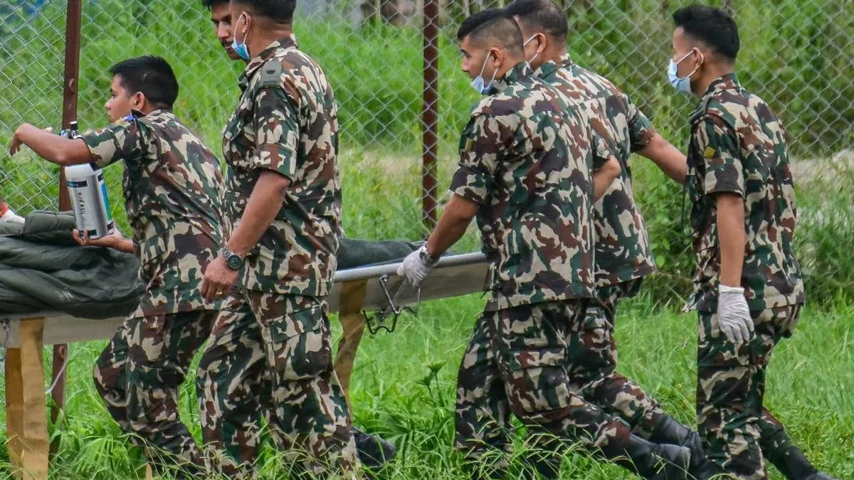 Nepal'deki selde 11 gün sonra mucize kurtuluş!