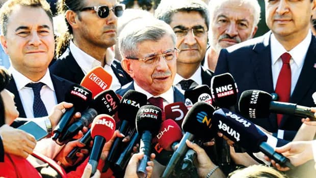 Eski Başbakan Davutoğlu hakaretten ifade verdi