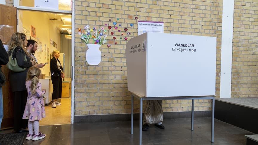 İsveç'teki genel seçimde "parlamentoda 3 sandalye farkla" sol blok önde