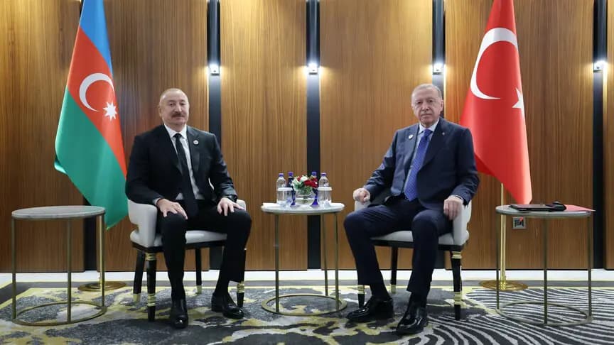 Cumhurbaşkanı Erdoğan, Azerbaycan Cumhurbaşkanı Aliyev ile bir araya geldi