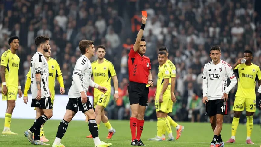 Fenerbahçe-Beşiktaş derbilerinde kart sayıları dikkati çekiyor