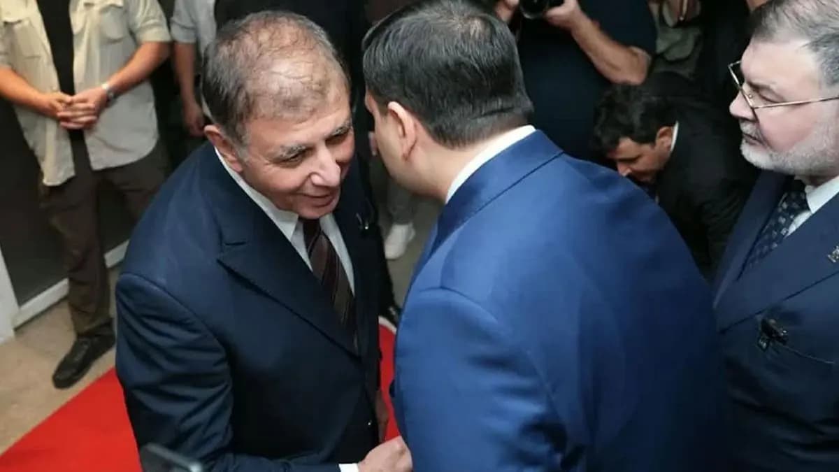 Cemil Tugay, 5 ay önce "İpliğini pazara çıkaracağım" dediği AKP'liyi kapıda karşıladı