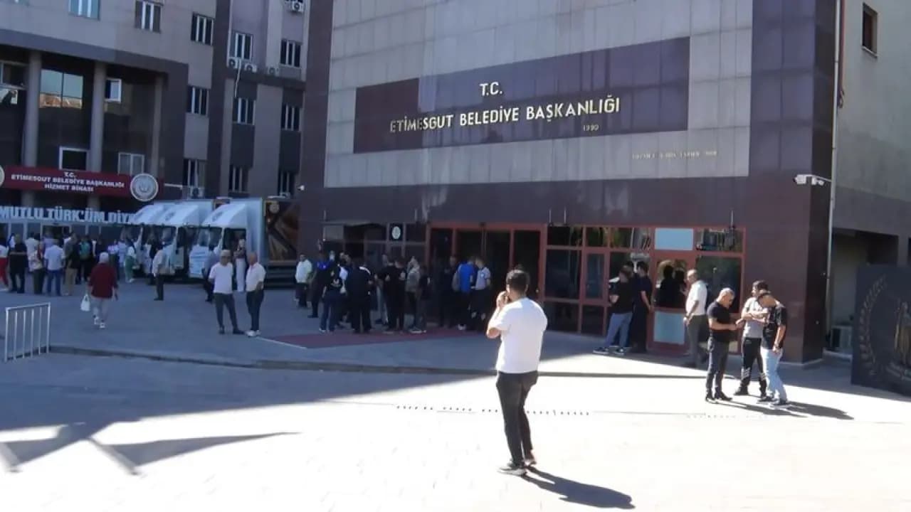 Etimesgut belediye başkan yardımcısının testi pozitif çıktı